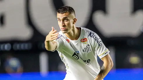 João Schmidt em campo pelo Santos