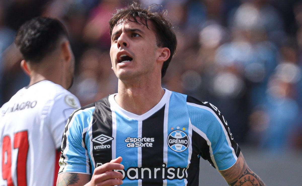 Grêmio encaminha rescisão com Felipe Carballo após meio-campista uruguaio não se apresentar para Luís Castro