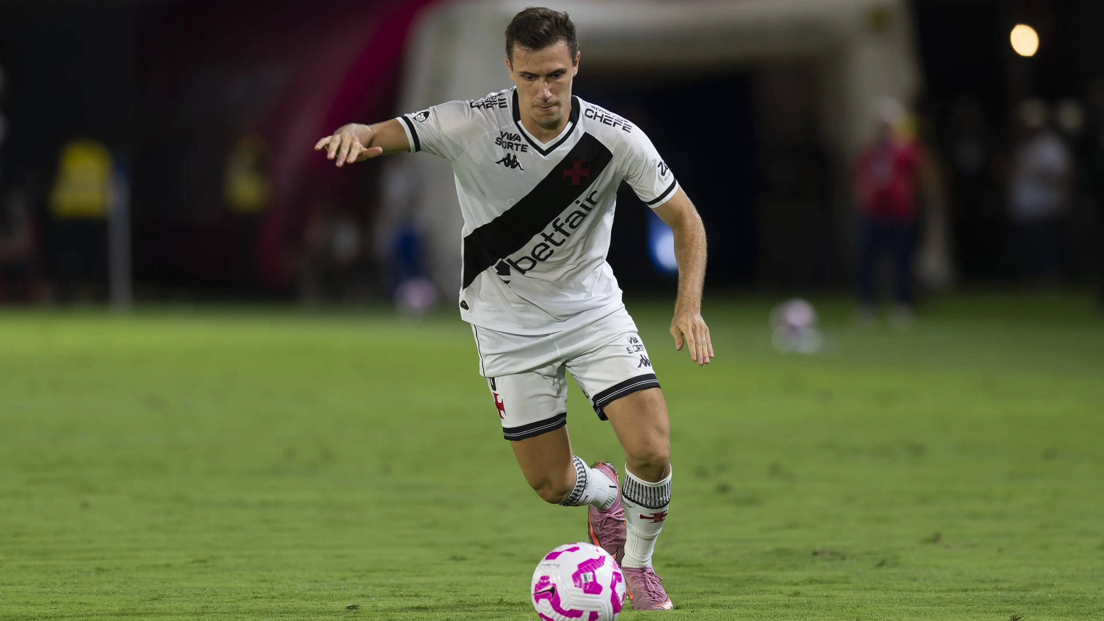 Lucas Piton deve jogar na Turquia - Foto: Anderson Romão/AGIF.