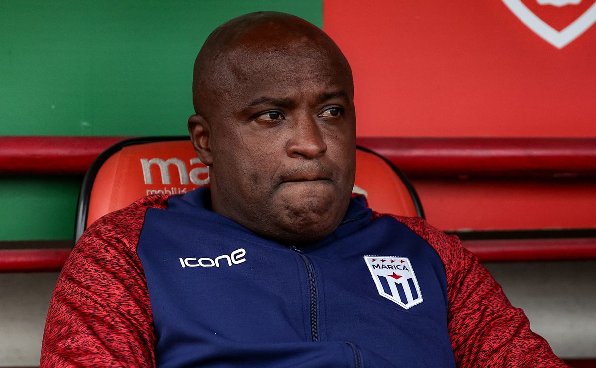 Reinaldo faz elogios a Fernando Diniz e projeta estreia no Carioca em Vasco x Maricá: “Referência”