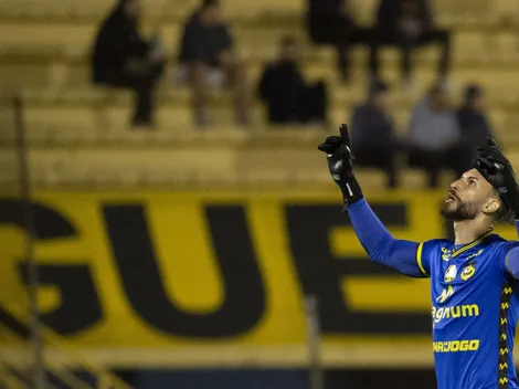 Alex Alves mantém cautela antes de encarar o São Paulo