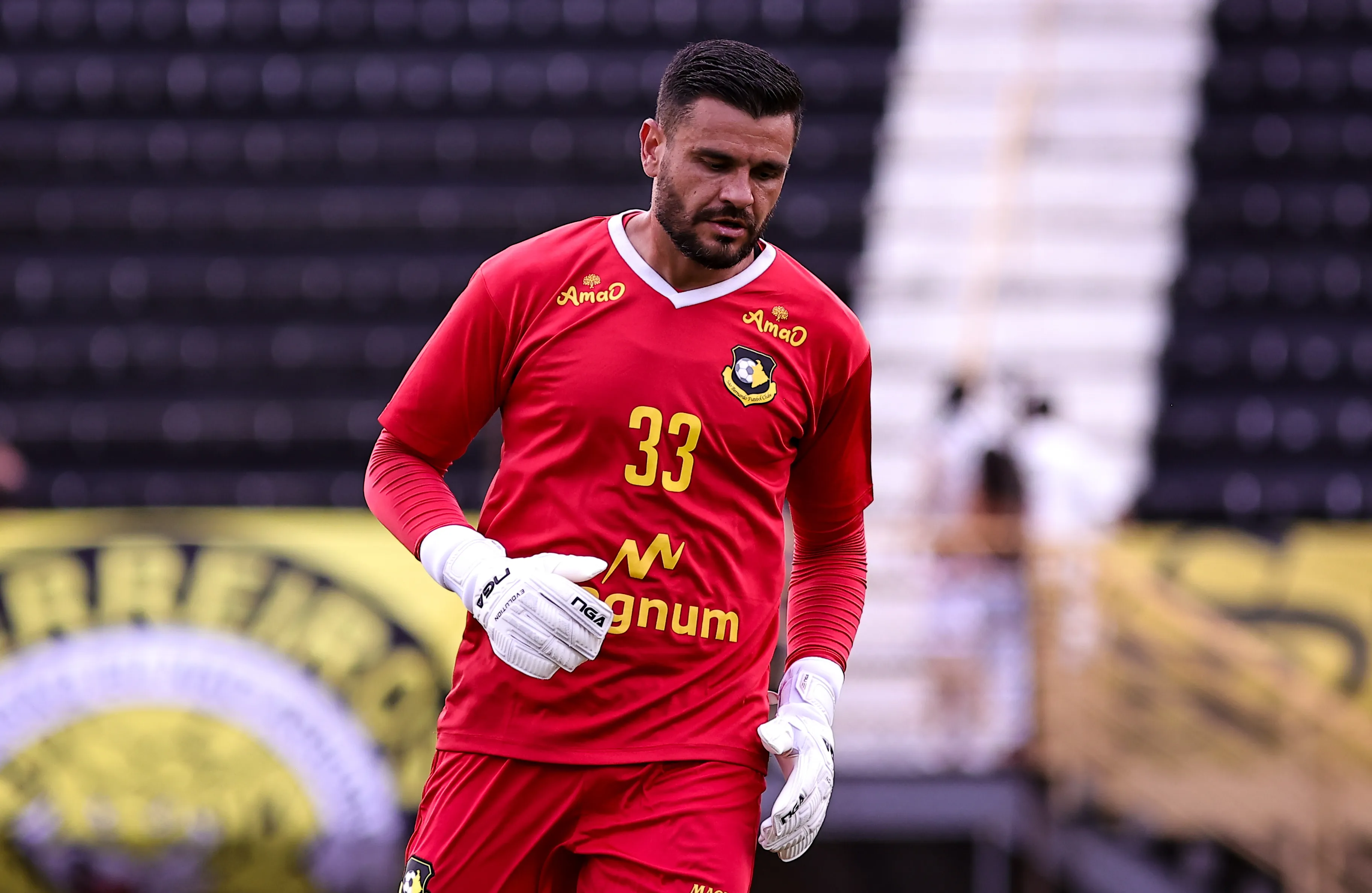 SP – SAO BERNARDO DO CAMPO – 10/01/2026 – PAULISTA 2026, SAO BERNARDO X CAPIVARIANO – Alex Alves goleiro do Sao Bernardo durante aquecimento antes da partida contra o Capivariano no estadio Primeiro de Maio pelo campeonato Paulista 2026. Foto: Fabio Giannelli/AGIF