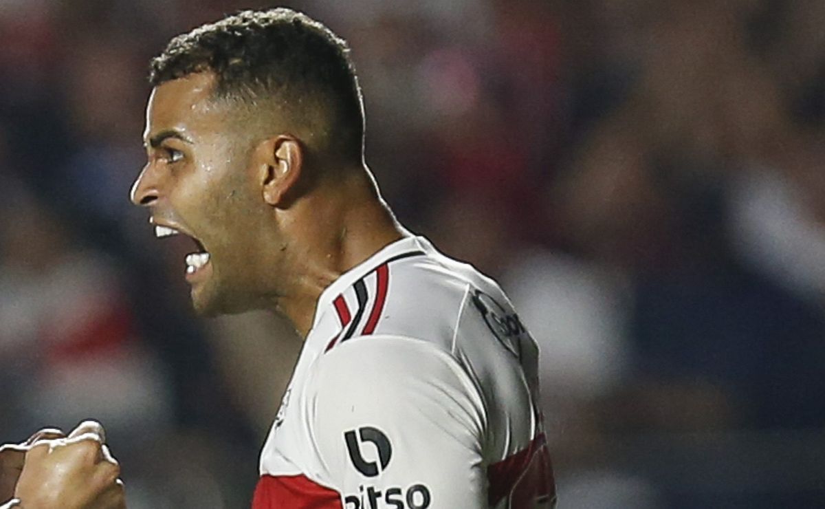 Corinthians não desiste da contratação de Alisson e São Paulo sugere troca por José Martínez