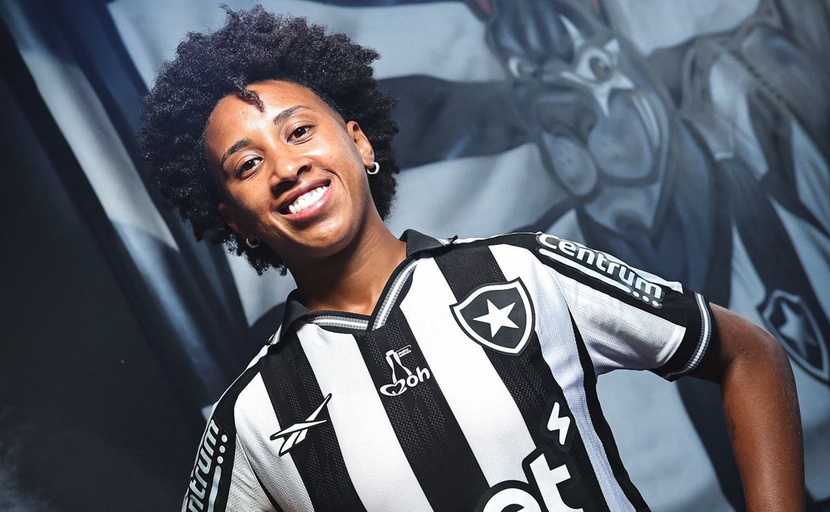 Botafogo oficializa a contratação de Paty Alves, volante com experiência no futebol português