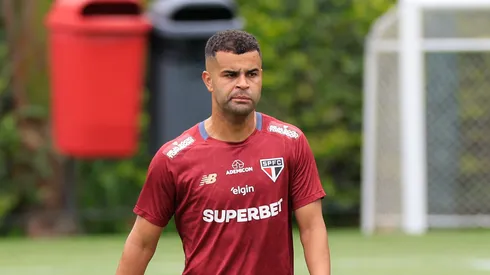 SP – SAO PAULO – 14/11/2025 – TREINO DO SAO PAULO – Alisson jogador do Sao Paulo durante treino no Centro de Treinamento CT Barra Funda. Foto: Marcello Zambrana/AGIF
