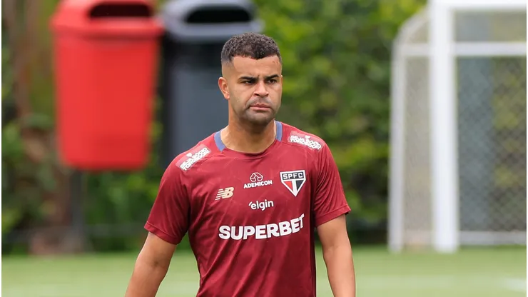 SP - SAO PAULO - 14/11/2025 - TREINO DO SAO PAULO - Alisson jogador do Sao Paulo durante treino no Centro de Treinamento CT Barra Funda. Foto: Marcello Zambrana/AGIF