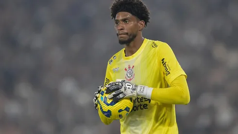 Hugo Souza goleiro do Corinthians durante partida