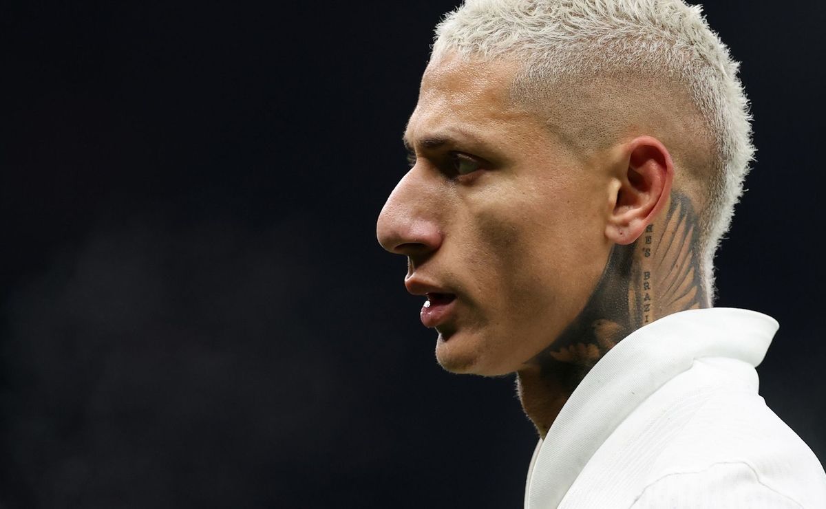 Richarlison sofre lesão e Seleção liga alerta imediato