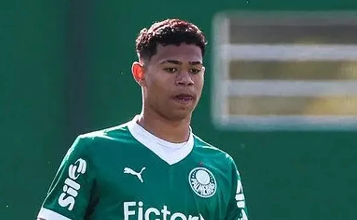 Luis Pacheco brilha aos 17 anos e recebe aplausos após vitória do Palmeiras sobre o Santos