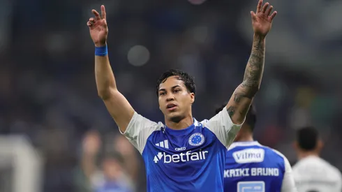 MG – BELO HORIZONTE – 23/11/2025 – BRASILEIRO A 2025, CRUZEIRO X CORINTHIANS – Kaio Jorge jogador do Cruzeiro comemora seu gol durante partida contra o Corinthians no estadio Mineirao pelo campeonato Brasileiro A 2025. Foto: Gilson Lobo/AGIF
