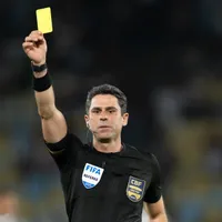 Histórico com árbitro Flávio Rodrigues liga alerta no Corinthians