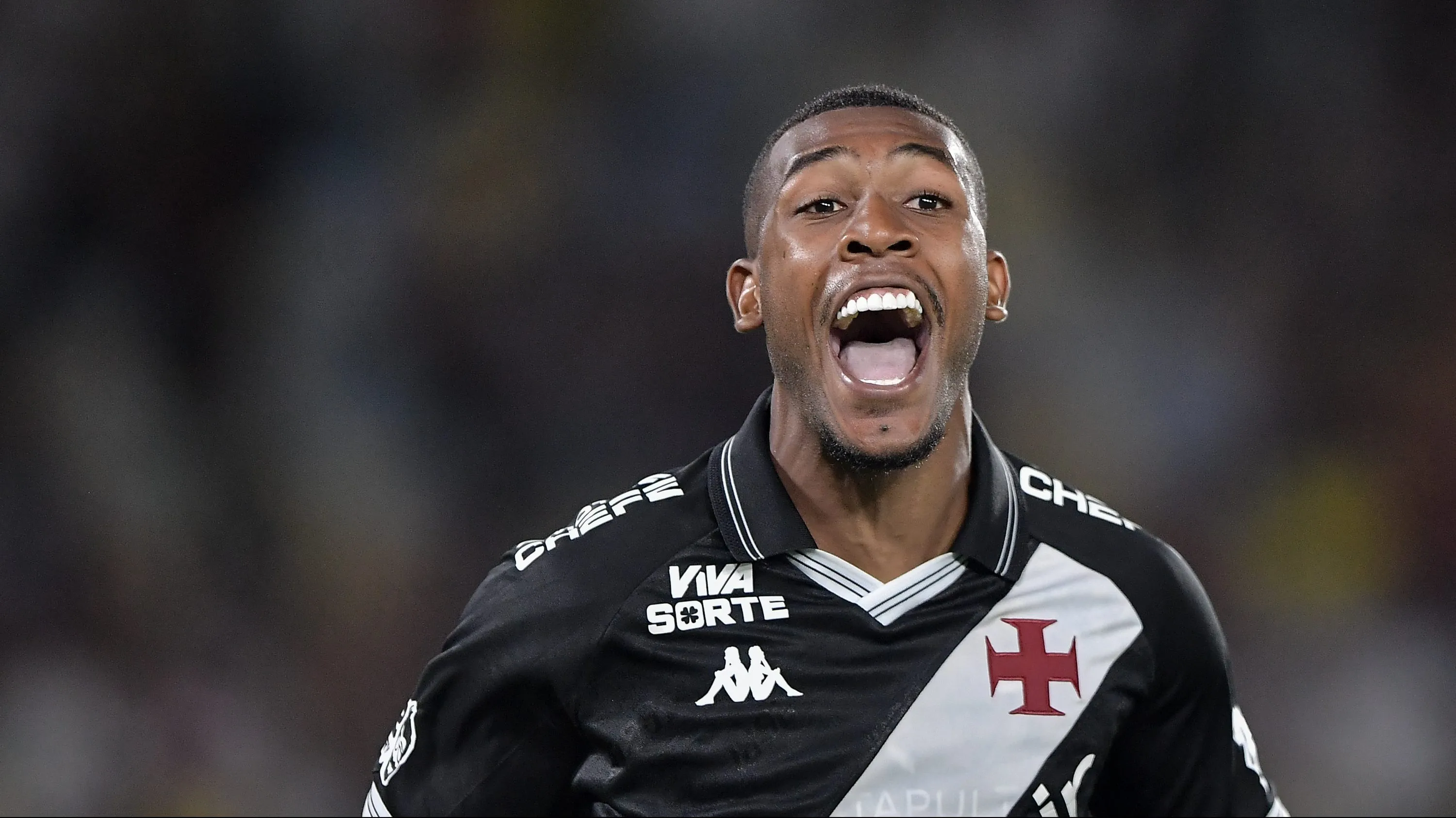 Rayan em campo pelo Vasco. Foto: Thiago Ribeiro/AGIF