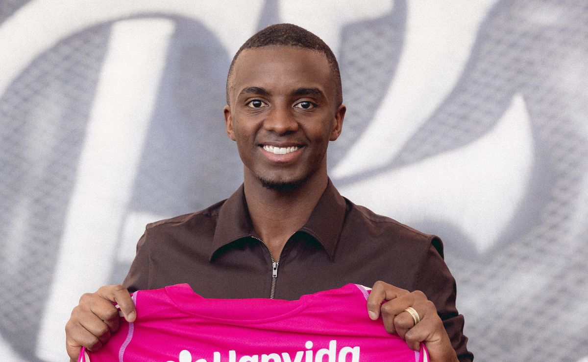 Flamengo anuncia oficialmente a contratação de Andrew, goleiro vindo do Gil Vicente