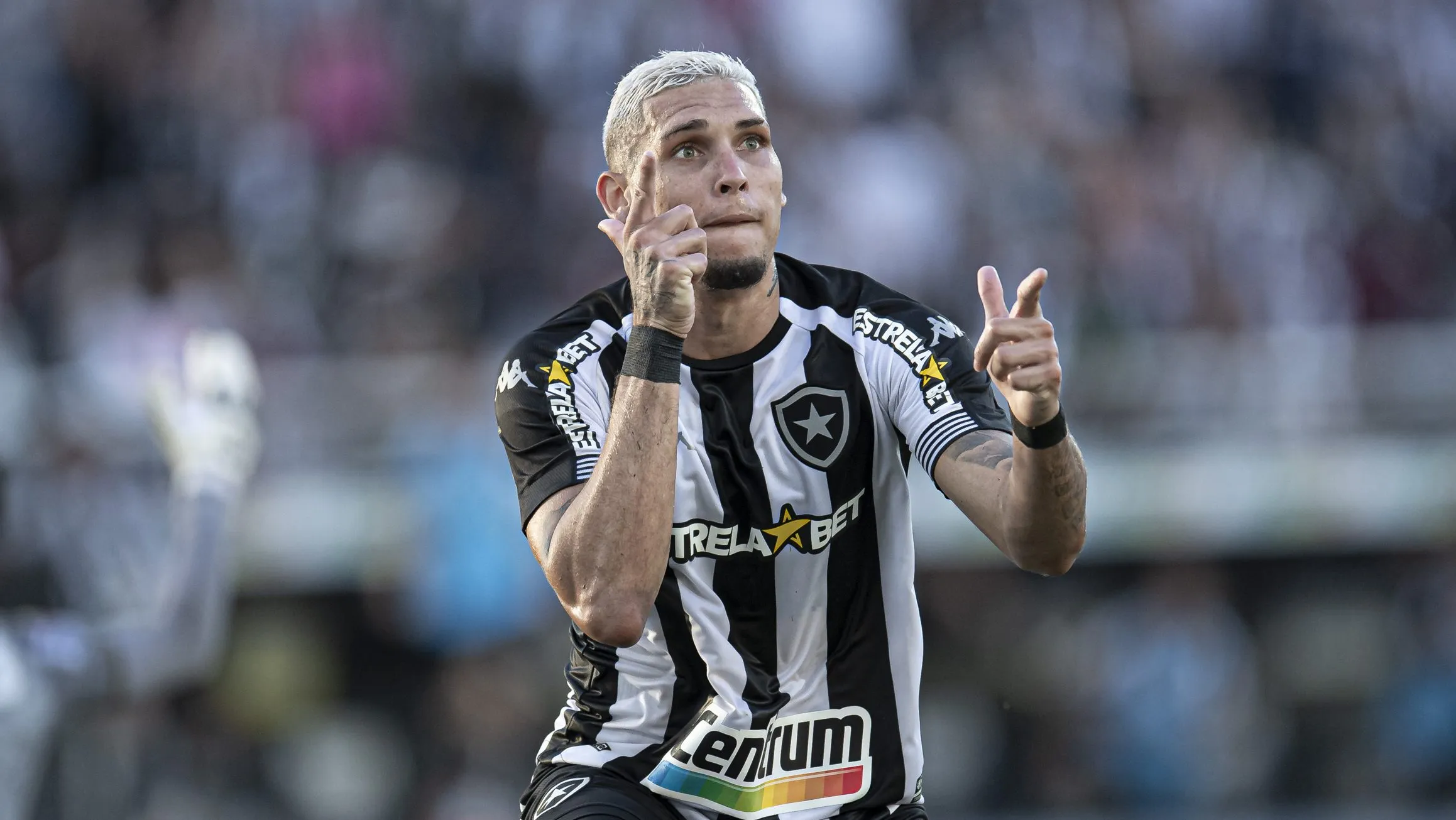 Rafael Navarro jogador do Botafogo comemora seu gol durante partida contra o Operario no estadio Engenhao pelo campeonato Brasileiro B 2021. Foto: Jorge Rodrigues/AGIF