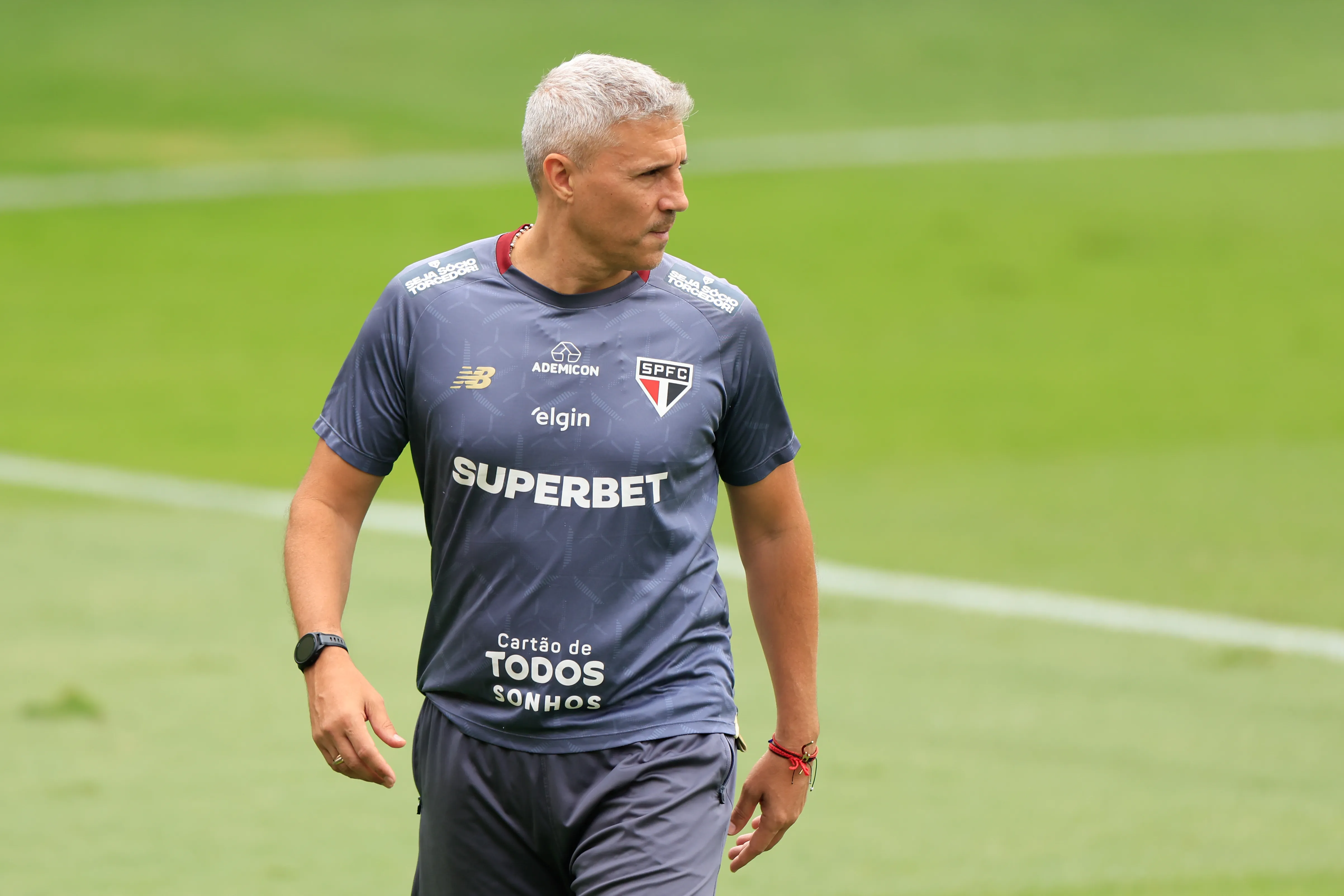 Crespo durante treino do São Paulo. Foto: Marcello Zambrana/AGIF