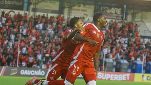 Jovem João Victor comemora 1º gol de vitória do Inter contra Monsoon – Foto: Divulgação/SCI