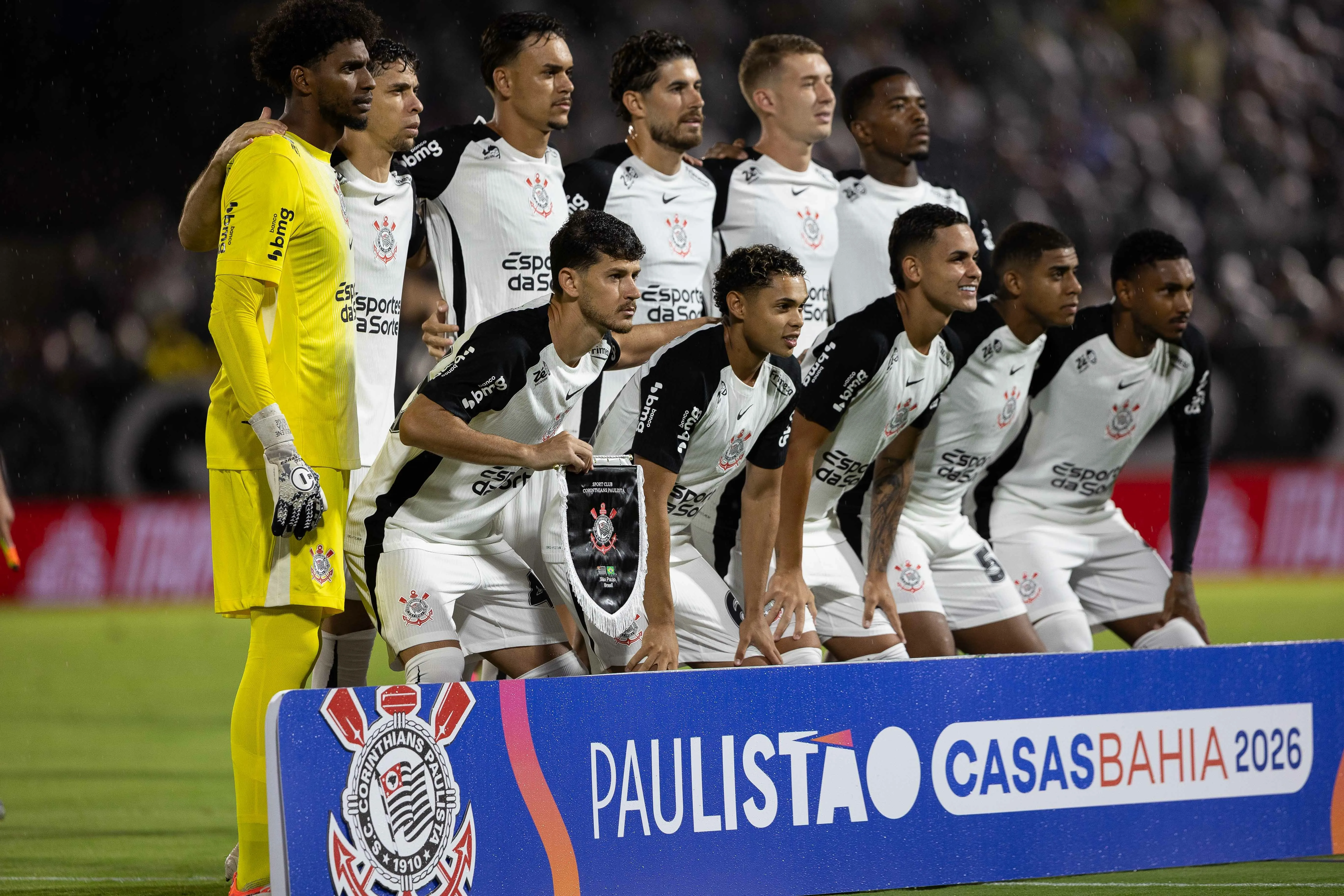 Corinthians entrou com uma escalação alternativa contra o RB Bragantino – Foto: Joisel Amaral/AGIF