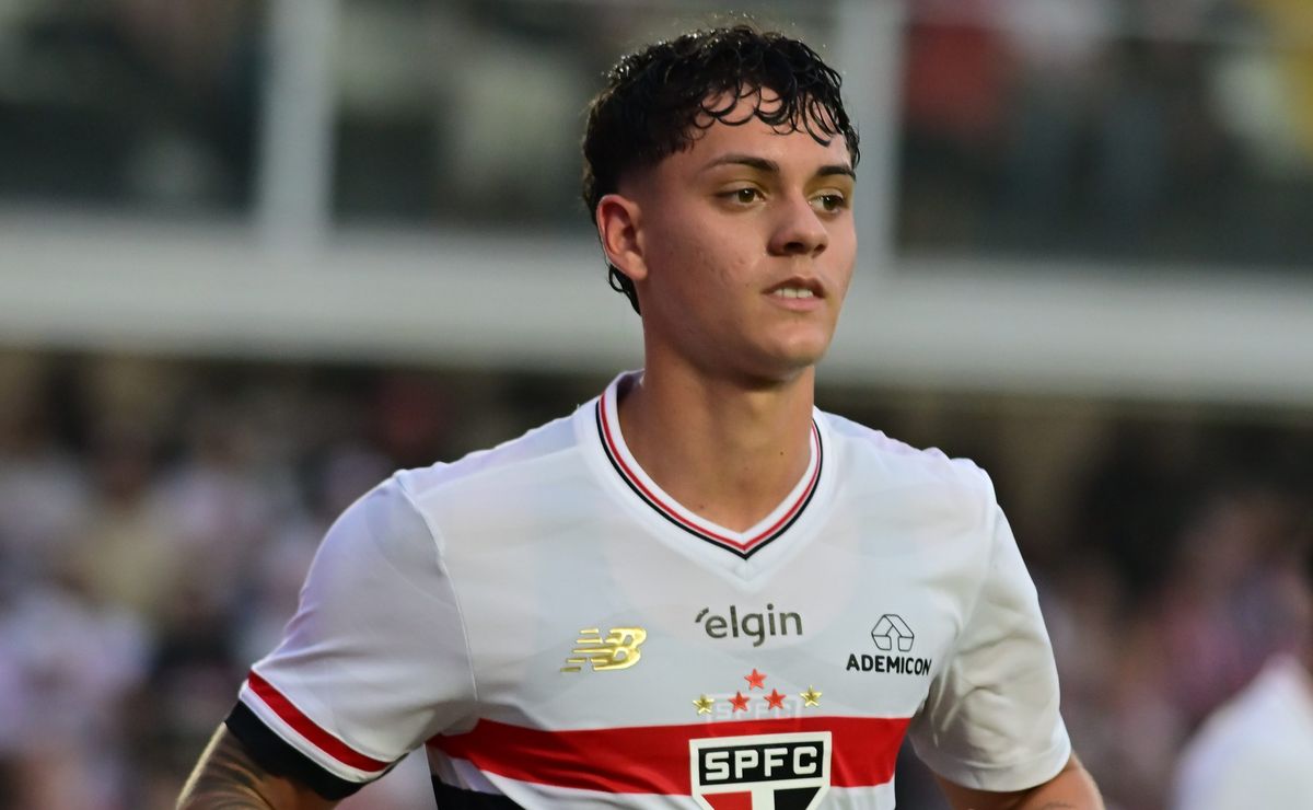 Lucca quase abre o placar para o São Paulo e torcida elogia o atacante nas redes sociais