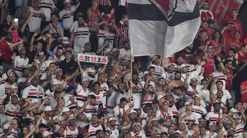 Torcida do Sao Paulo durante partida contra Vasco no estadio Sao Januario pelo campeonato Brasileiro A 2025. Foto: Thiago Ribeiro/AGIF
