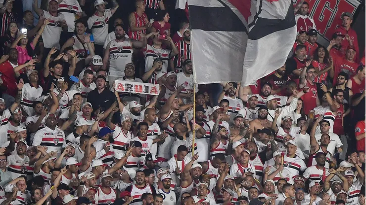 Torcida do Sao Paulo durante partida contra Vasco no estadio Sao Januario pelo campeonato Brasileiro A 2025. Foto: Thiago Ribeiro/AGIF