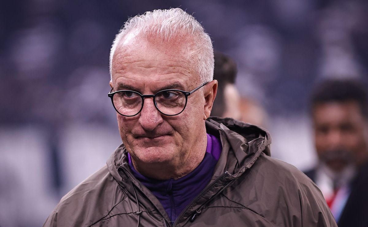 Dorival Jr justifica equipe alternativa na derrota do Corinthians no Paulistão e cobra reforços
