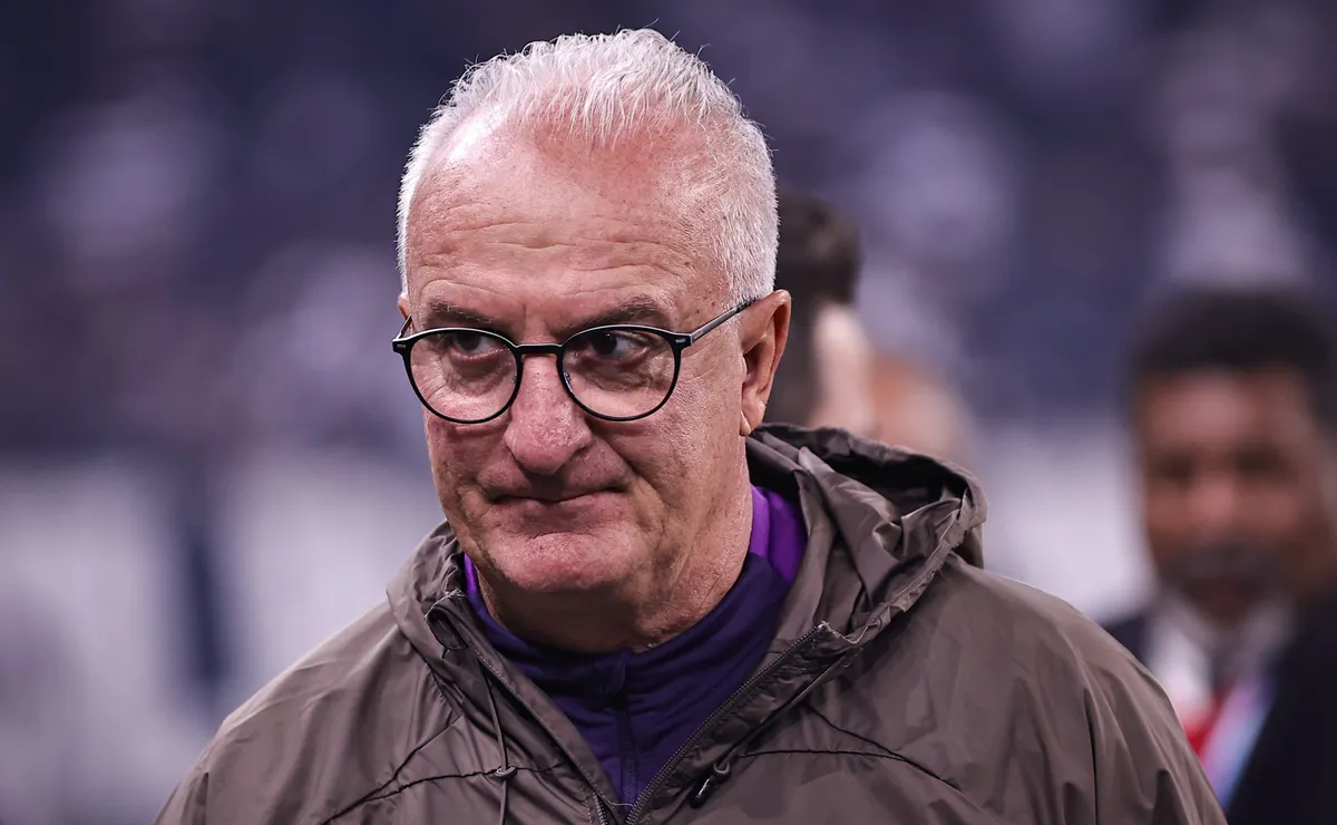 Após goleada, Dorival cobra reforços e admite limites do Corinthians no mercado