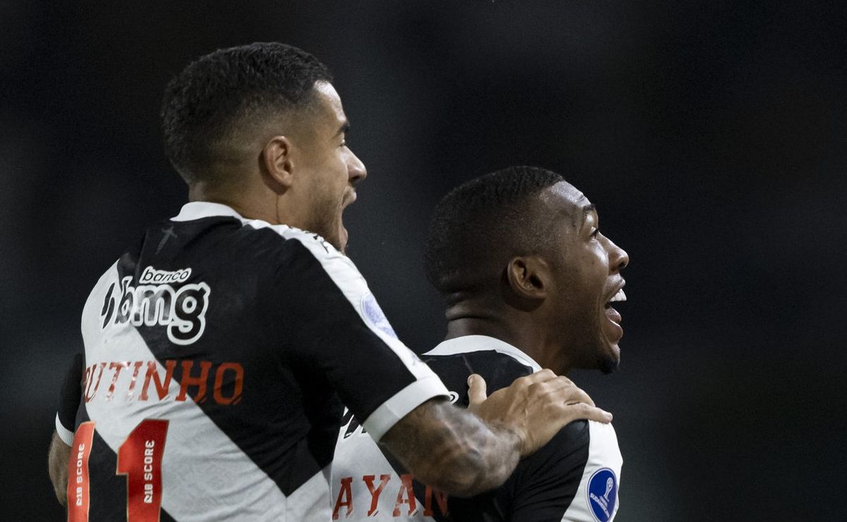 Vasco vence Maricá por 4 a 2 no Campeonato Carioca com show de Rayan e Coutinho