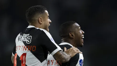 Rayan e Coutinho, jogadores do Vasco  
