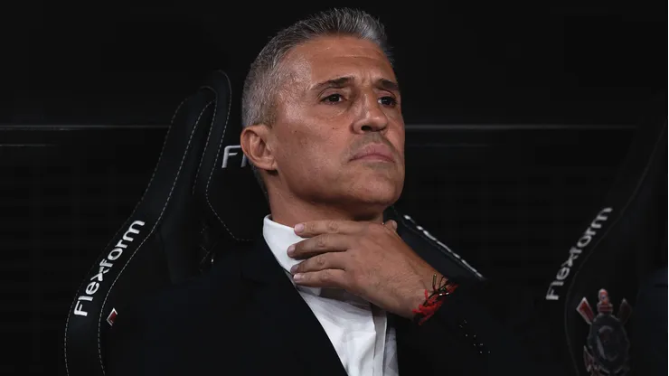 Crespo abriu o jogo sobre problemas politicos do Tricolor - Foto: Ettore Chiereguini/AGIF