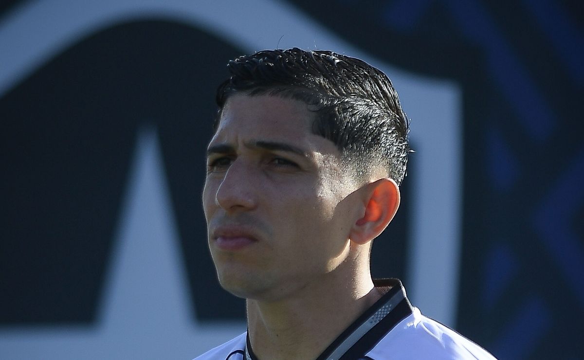 Savarino tem nova conversa com Textor e decide permanecer no Botafogo mesmo com novas procuras