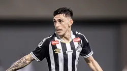 Gonzalo Escobar durante clássico na Arena Barueri