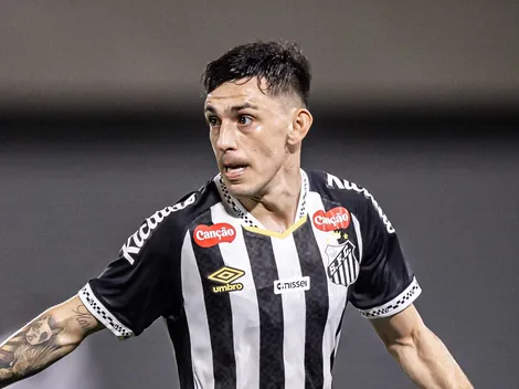 Torcida do Santos critica Escobar após treino e pede saída do LE