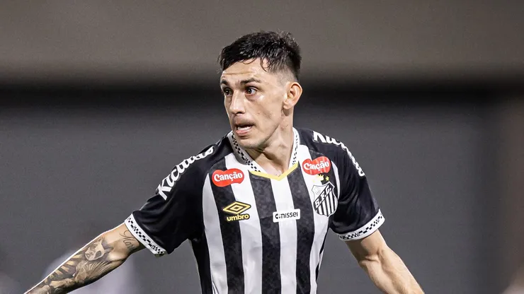 Gonzalo Escobar durante clássico na Arena Barueri
