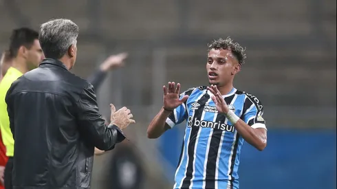 – Bitello negocia retorno ao Tricolor
Foto:  Fernando Alves/Getty Images
