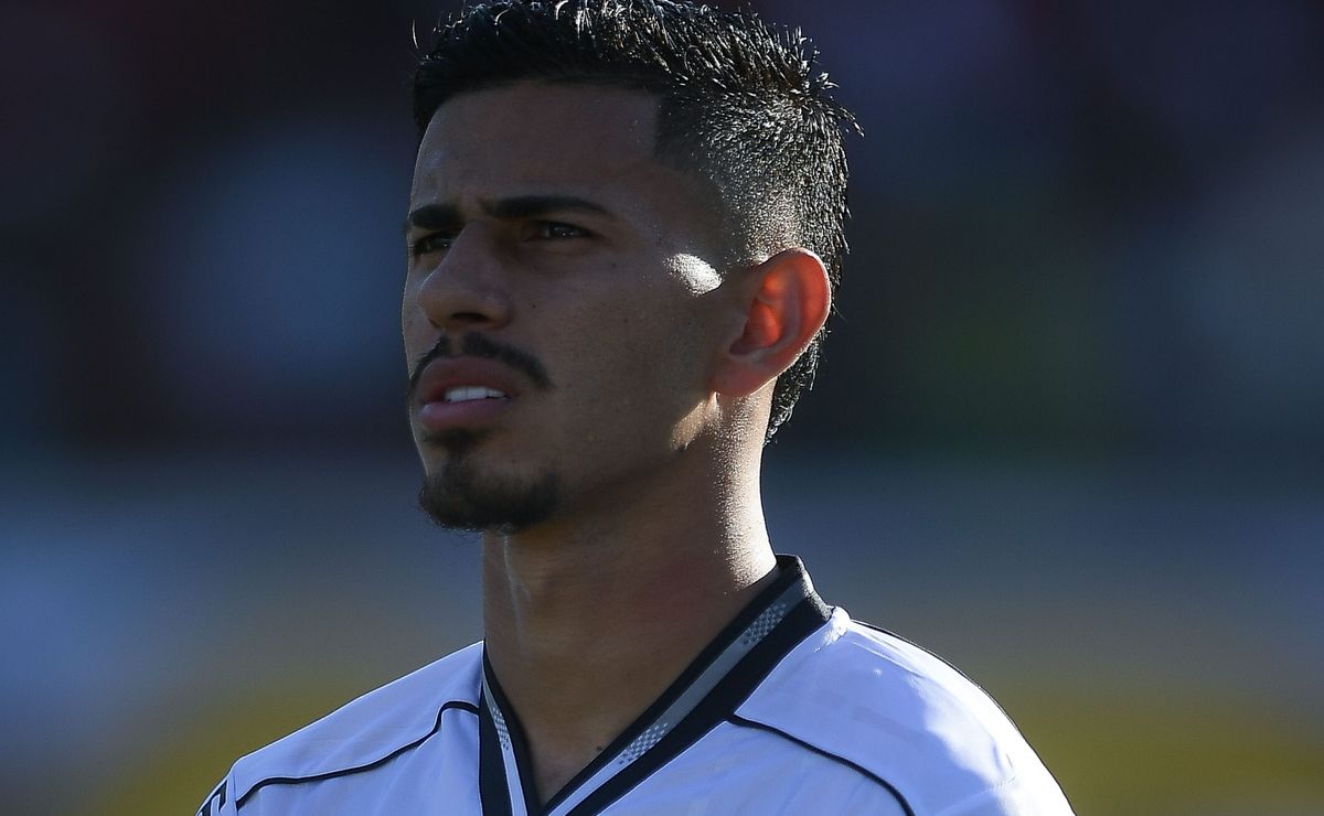 Botafogo pode dar reviravolta e segurar venda após russos entrarem forte na briga por David Ricardo