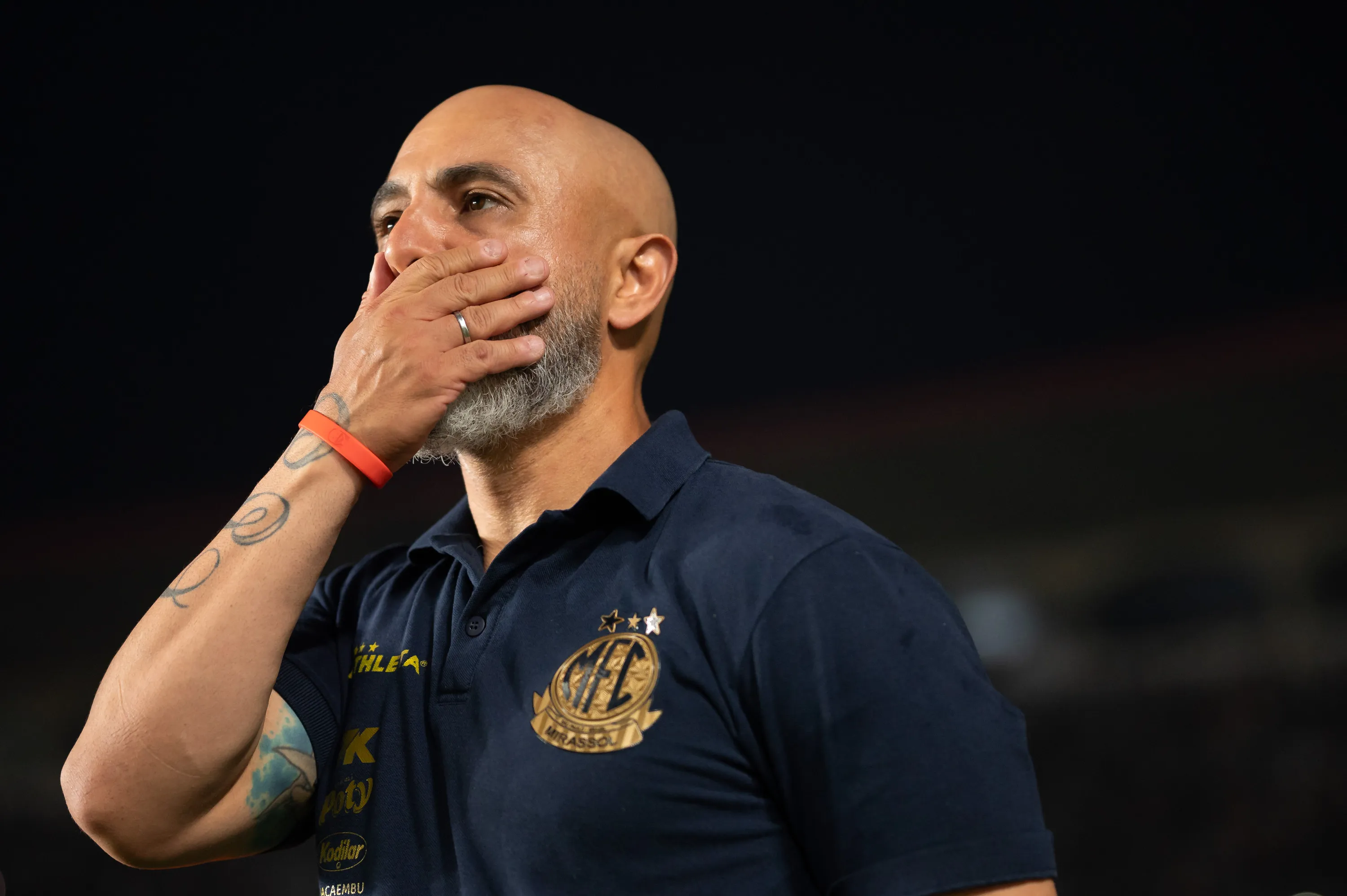 RJ – RIO DE JANEIRO – 02/12/2025 – BRASILEIRO A 2025, VASCO X MIRASSOL – Rafael Guanaes tecnico do Mirassol durante partida contra o Vasco no estadio Sao Januario pelo campeonato Brasileiro A 2025. Foto: Jorge Rodrigues/AGIF