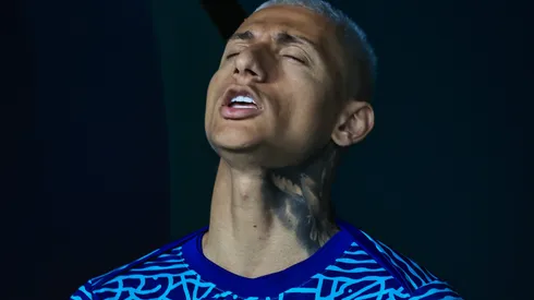 SP – SAO PAULO – 10/06/2025 – ELIMINATORIAS COPA DO MUNDO 2026, SELECAO BRASILEIRA X PARAGUAI – Richarlison jogador do Selecao Brasileira durante execucao do hino nacional antes da partida contra o Paraguai no estadio Arena Corinthians pelo campeonato Eliminatorias Copa Do Mundo 2026. Foto: Fabio Giannelli/AGIF
