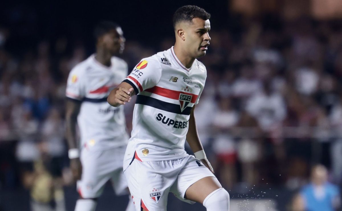 Alisson dá sinal ao Corinthians, São Paulo reage e clássico vira pano de fundo