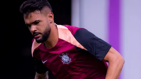 Raniele treina no CT Joaquim Grava, mas ainda demanda cautela – Foto: Agência Corinthians – Rodrigo Coca
