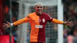 Lucas Torreira jogando pelo Galatasaray - Foto: Ahmad Mora/Getty Images