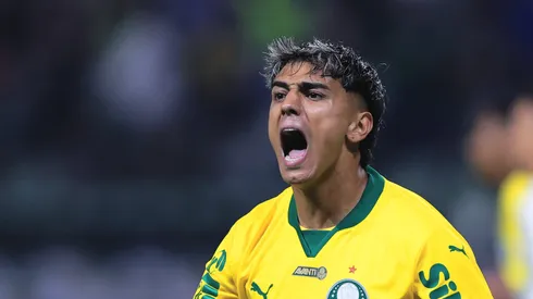 Facundo Torres tem contrato até 2029 no Palestra.
