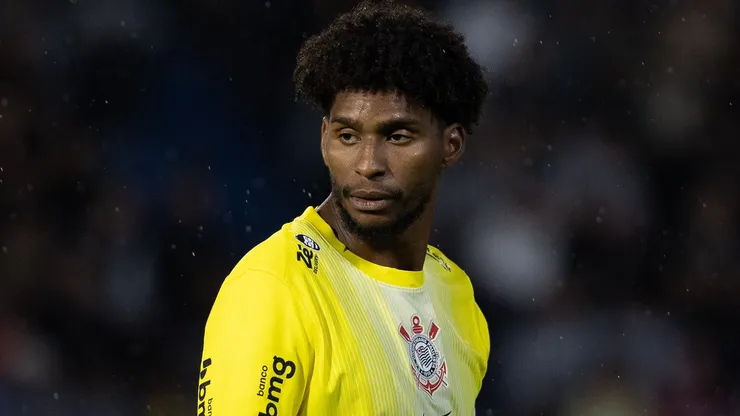 Hugo Souza goleiro do Corinthians durante partida contra o Bragantino no estadio Cicero De Souza Marques pelo campeonato Paulista 2026. Foto: Joisel Amaral/AGIF