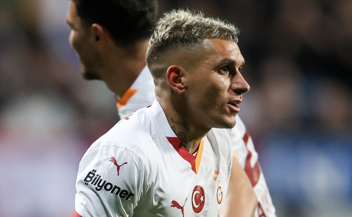 Lucas Torreira no Grêmio? Galatasaray faz exigências e pede valor astronômico de R$ 124 milhões
