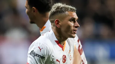 Lucas Torreira em campo pelo time turco.
