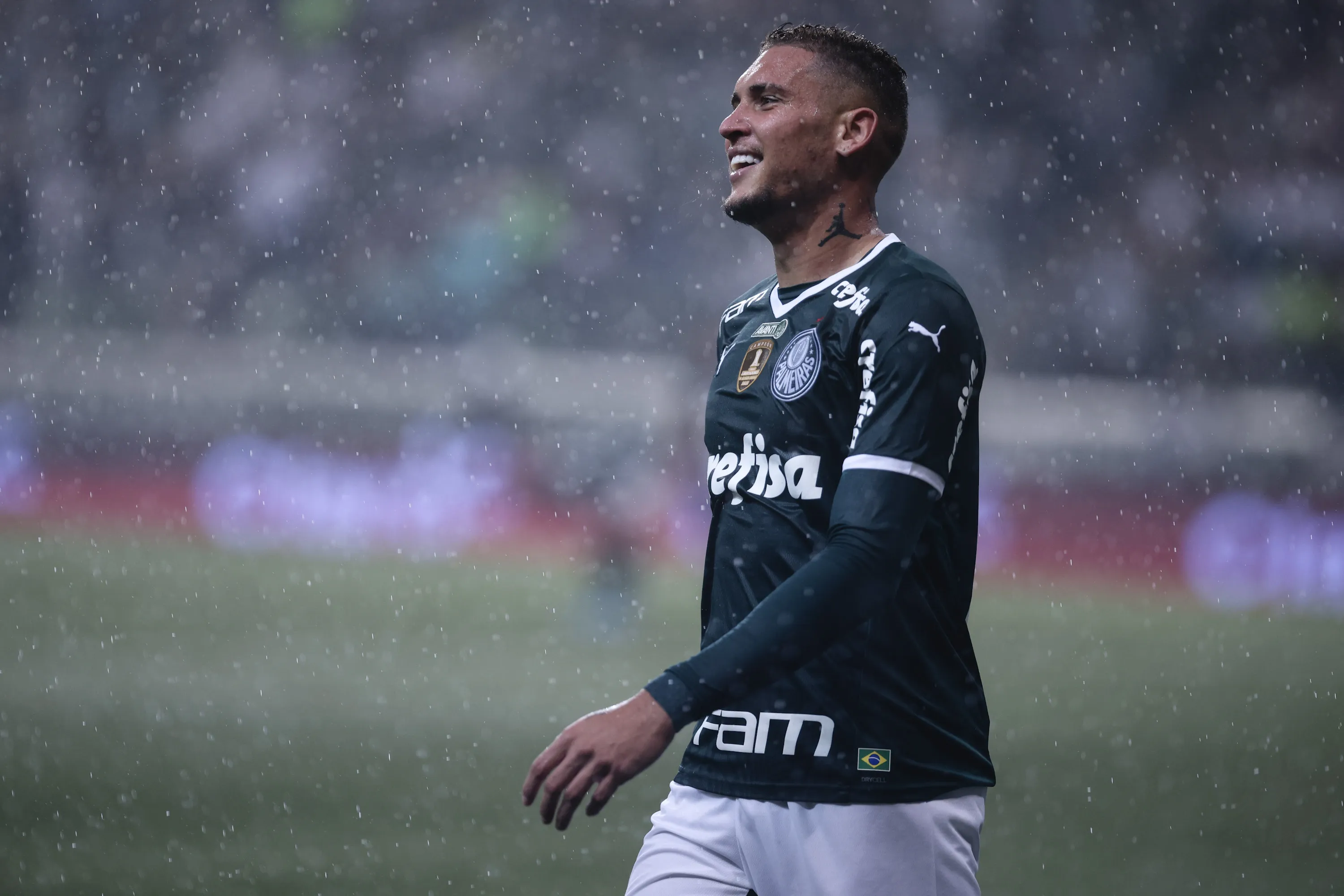 Rafael Navarro jogador do Palmeiras durante partida contra o Botafogo no estadio Arena Allianz Parque pelo campeonato Brasileiro A 2022. Foto: Ettore Chiereguini/AGIF