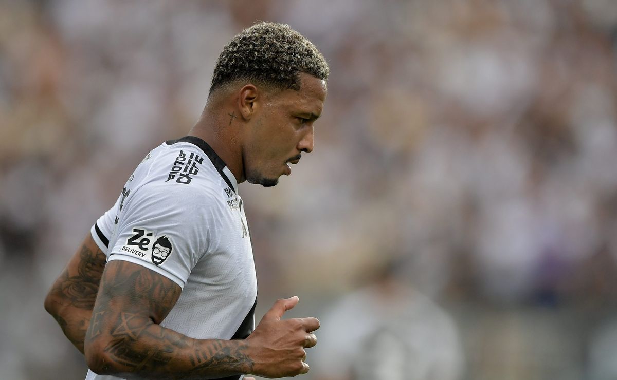 Vasco libera David para fechar com o Vitória e mantém 50% dos direitos do atacante