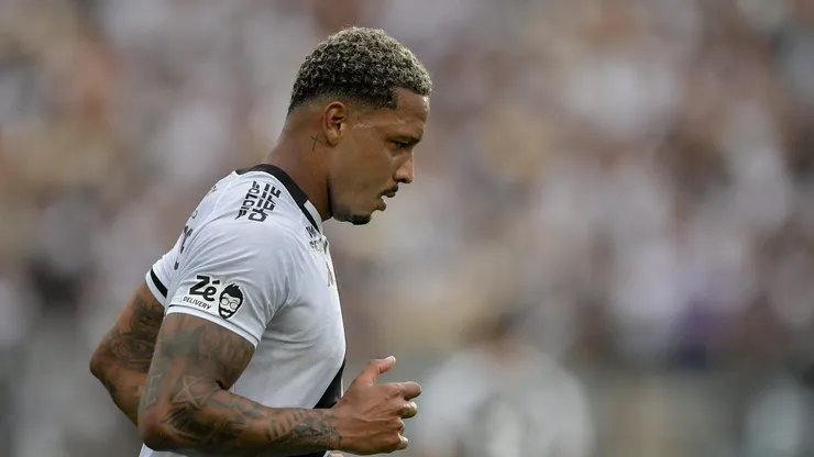 Atacante David perdeu espaço com Diniz e está de saída em definitivo para o Vitória