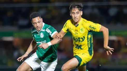 Vitor Roque, jogador do Palmeiras durante partida contra o Mirassol no estadio Jose Maria de Campos Maia pelo campeonato Brasileiro A 2025. Foto: Joisel Amaral/AGIF
