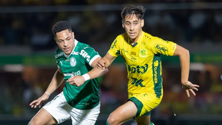 Vitor Roque, jogador do Palmeiras durante partida contra o Mirassol no estadio Jose Maria de Campos Maia pelo campeonato Brasileiro A 2025. Foto: Joisel Amaral/AGIF