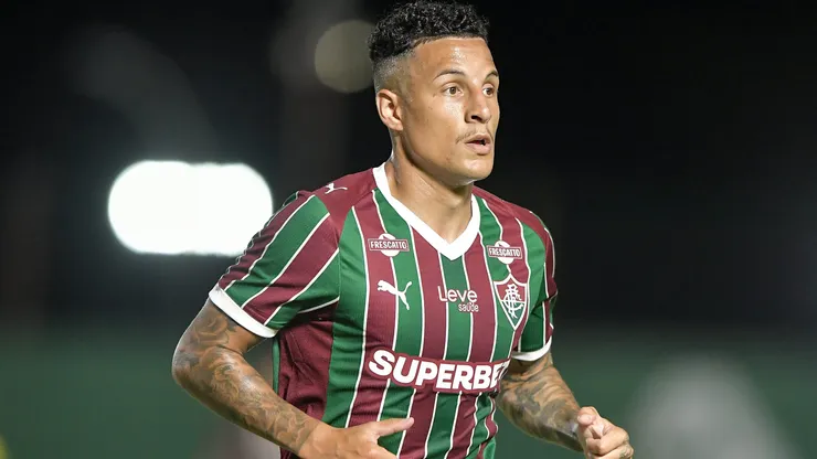 Guilherme Arana estreou pelo Fluminense. Foto: Thiago Ribeiro/AGIF